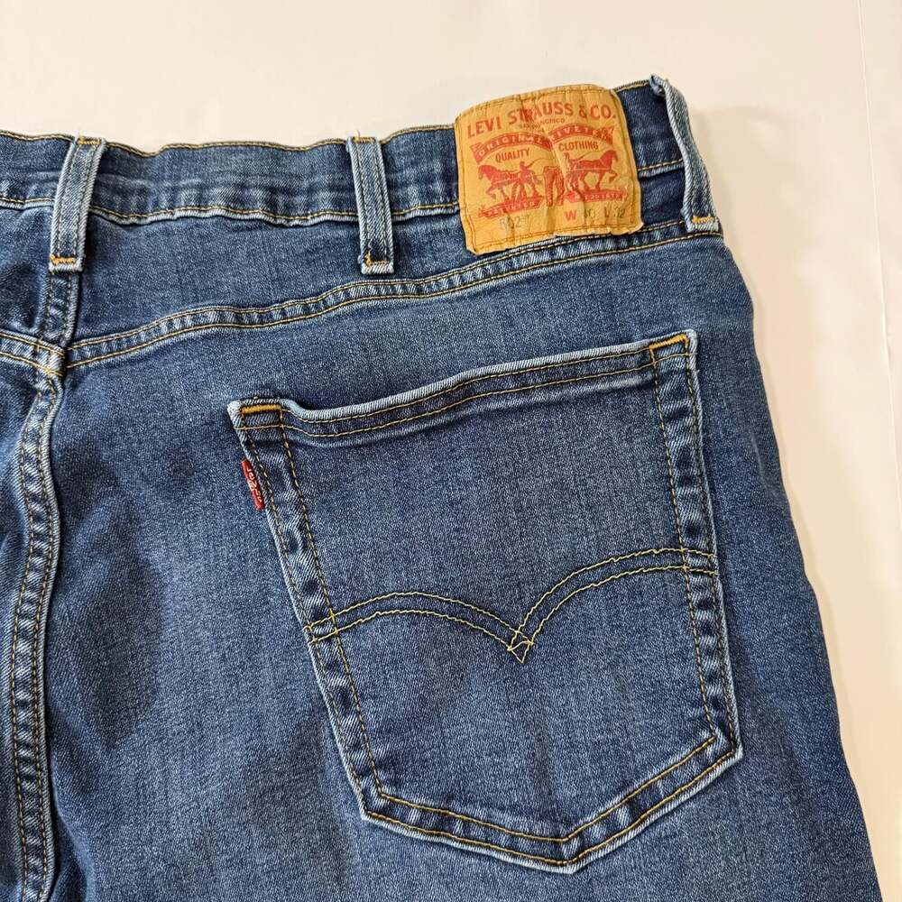 Levi's 502 Regular Taper Cut-Off Raw Hem Denim Shorts Size W40 - Picture 2 of 15